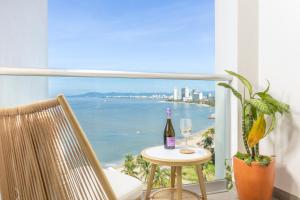 Moikkarentals Beachfront Studio Harbor171 PV