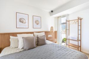 Moikkarentals Beachfront Studio Harbor171 PV