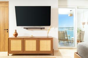 Moikkarentals Beachfront Studio Harbor171 PV