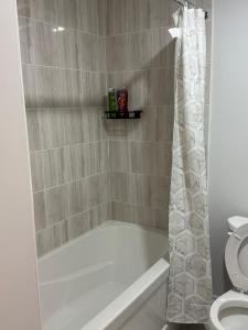 Comfy Basement Suite in Quiet Neighbourhood
