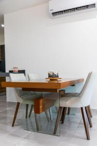 Long Island, Madison - Modern Retreat with Pool in Cancún