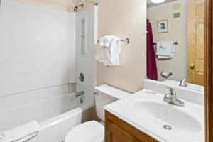 ML246 Spacious Condo Mtn & Lake views fireplace