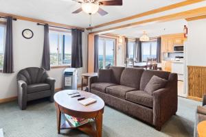ML246 Spacious Condo Mtn & Lake views fireplace