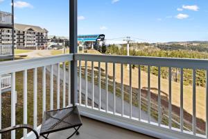 ML246 Spacious Condo Mtn & Lake views fireplace
