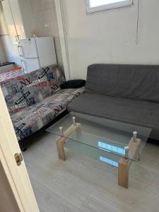 Vivienda rosa barrio húmedo