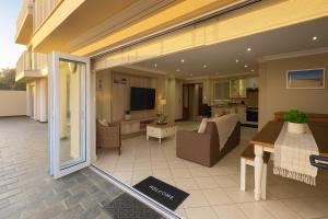 Surf & Serenity on Sea, by Jono & Erik