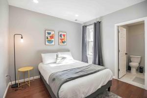 Large and Sunny 1BR - Center City - Sleeps 4