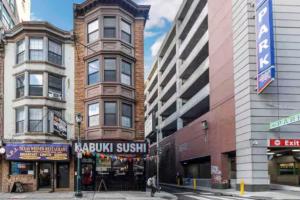 Across from Convention Center - Sleeps 6 - 3F