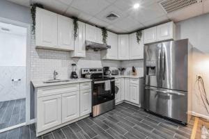 BRAND NEW Modern 2BR - Heart of Center City