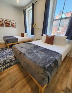 Renovated Jr 1BR - Center City - Sleeps 4 - 2 Beds