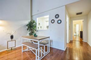 Large and Sunny 1BR Located Near Rittenhouse Square