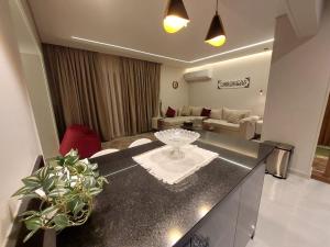 A6 Luxury in the finest neighborhood of Mohandessin