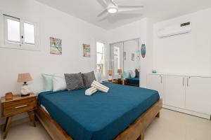 Modern 2BR Condo with Pool 10min walk to Beach - Caribbean Rose