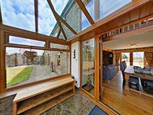 The Barn & The Log Cabin, Sleeps 12, 2 Hot Tubs, Near Durham & Bishop Auckland