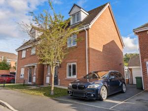 ST Helens 5 beds 3bath Fast WIFI Parking