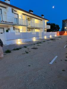 Soggiorno e relax in eleganti villette interne al campo golf vicino al mare a due passi da Roma