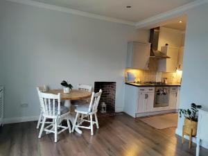 Sunny Riverside Victorian Flat