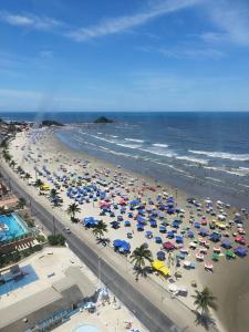 frente para o mar águas cristalinas