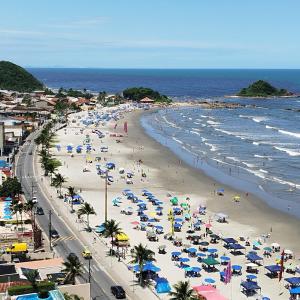 frente para o mar águas cristalinas