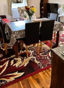 Sweetdreams Residences Collection - Stylish Fully equipped 2 bed in Kensington and Chelsea by Ricky & Giustina - Perfect for long stays!