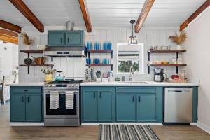 Vacation home with private pool and game room, minutes from the beach