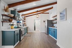 Vacation home with private pool and game room, minutes from the beach