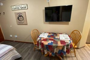 Coffee studio, walking distance to downtown