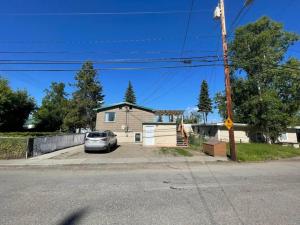 Moose 2 bedroom lower, close to downtown