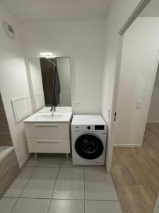 APPARTEMENT ST MAUR DES FOSSES proche quai de la Marne