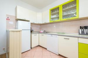 Family friendly house with a swimming pool Pozorac, Trogir - 22648