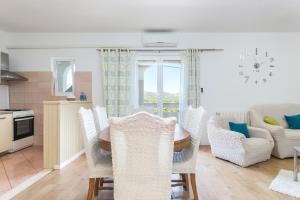 Family friendly house with a swimming pool Pozorac, Trogir - 22648