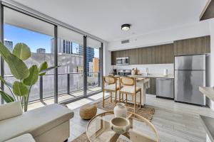 Luxury High-Rise in Downtown Miami - Pool and Gym