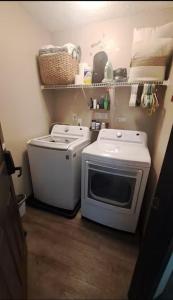 Classic Bedroom 2 - Queen Bed, Desk, TV, Closet