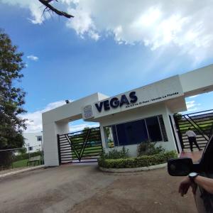 Look at the Carmen de Apicalá house with air conditioning