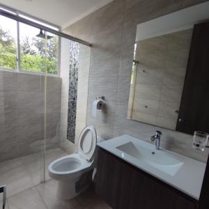 Look at the Carmen de Apicalá house with air conditioning