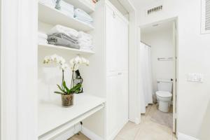 Indian Wells Desert Oasis Views Patio Pools