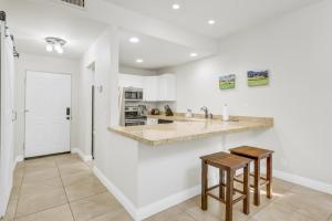 Indian Wells Desert Oasis Views Patio Pools