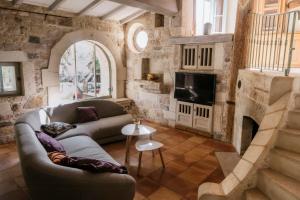 Family Home With Pool Near Lake Salagou