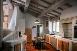 Family Home With Pool Near Lake Salagou