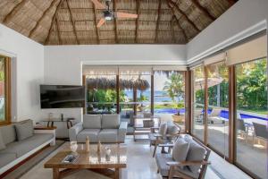 Oceanfront Retreat with Private Pool and Jacuzzi