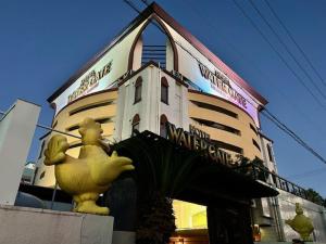 ウォーターゲート岐阜 A Japanese adult-oriented hotel