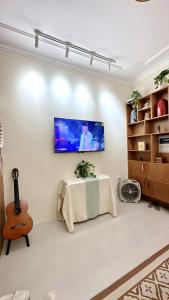 Hanoi An - 1walk to Hoan Kiem lake - Hanoi Center