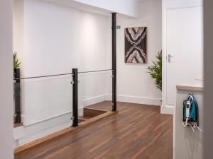 Hilltop Apartment 5 - Uk50597