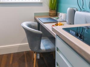 Hilltop Apartment 5 - Uk50597