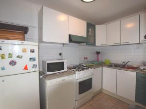 Holiday Home in Banjole near Adriatic Beach