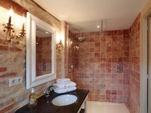 One-Bedroom Apartment room in Chez Hall le Coin