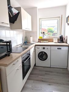 RheinNeckar Living - Neuhofen - Free WiFi and Parking