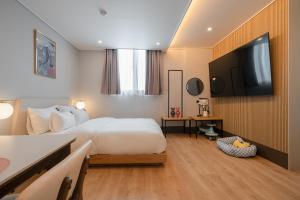 Browndot Gangneung Station