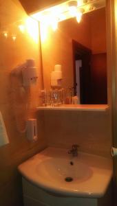 Standard Twin Room room in Hotel Leotar
