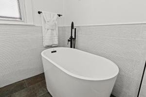 Historic Tacony Retreat with Sauna